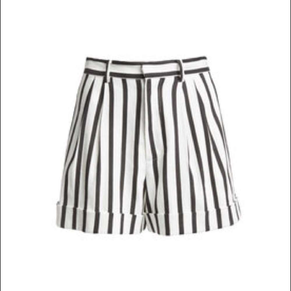 Alice + Olivia Conry Short Sz 4